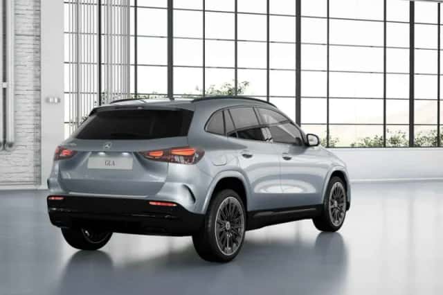 Mercedes-Benz GLA (2026) thumbnail 2