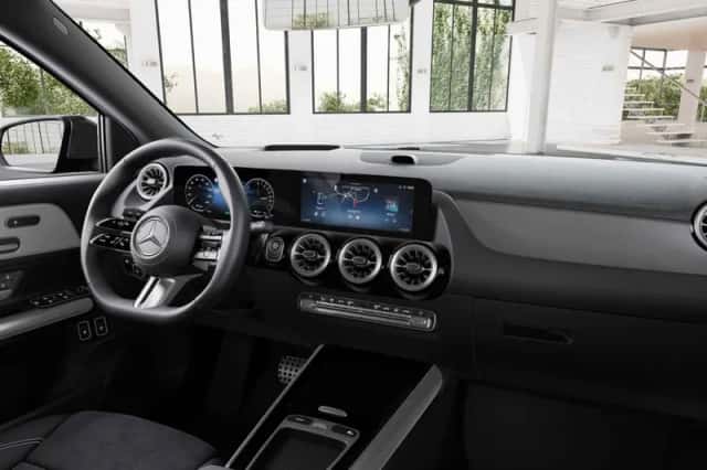 Mercedes-Benz GLA (2026) thumbnail 4
