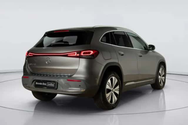 Mercedes-Benz EQA (2022) thumbnail 2