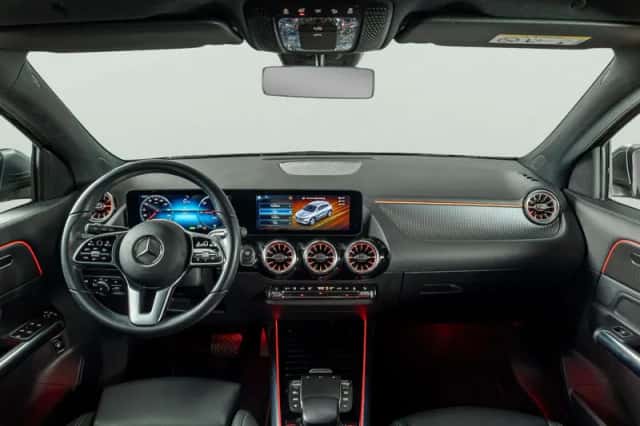Mercedes-Benz EQA (2022) thumbnail 3