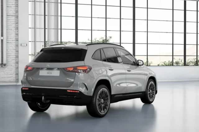 Mercedes-Benz GLA (2026) thumbnail 2