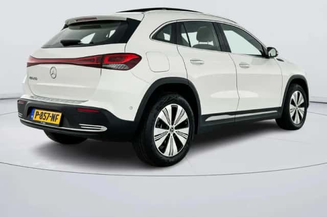 Mercedes-Benz EQA (2022) thumbnail 2