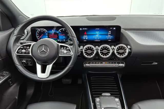 Mercedes-Benz EQA (2022) thumbnail 3