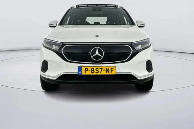 Mercedes-Benz EQA (2022) thumbnail 4