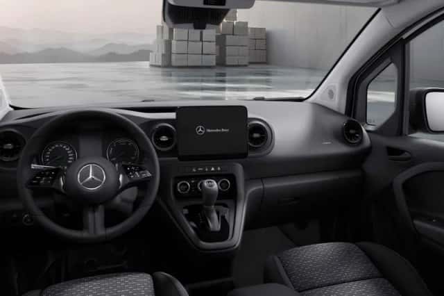 Mercedes-Benz eCitan (2025) thumbnail 3