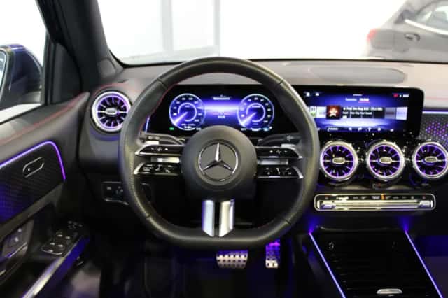 Mercedes-Benz EQB (2025) thumbnail 14
