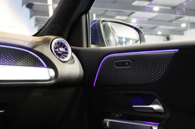 Mercedes-Benz EQB (2025) thumbnail 21