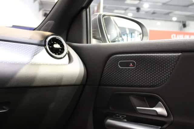 Mercedes-Benz GLA (2024) thumbnail 13