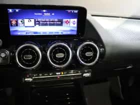 Mercedes-Benz GLA (2024) thumbnail 17