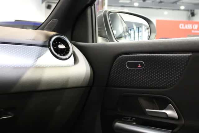 Mercedes-Benz GLA (2024) thumbnail 19