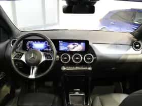 Mercedes-Benz GLA (2024) thumbnail 3