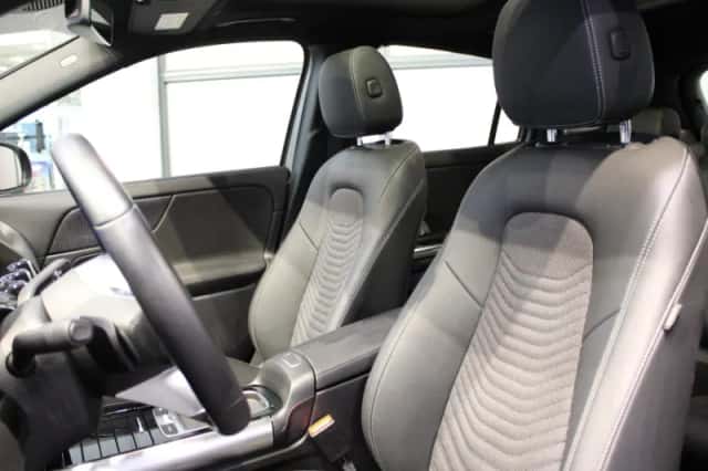 Mercedes-Benz GLA (2024) thumbnail 9