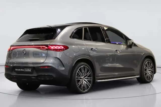 Mercedes-Benz EQE (2023) thumbnail 2