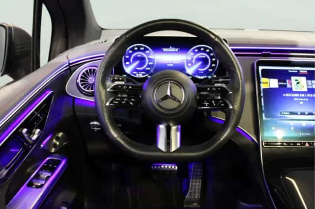 Mercedes-Benz EQE (2023) thumbnail 13
