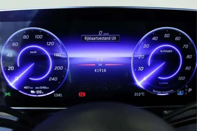 Mercedes-Benz EQE (2023) thumbnail 14