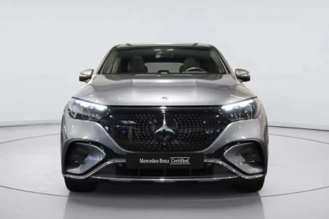 Mercedes-Benz EQE (2023) thumbnail 5