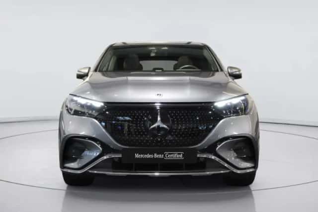 Mercedes-Benz EQE (2023) thumbnail 5