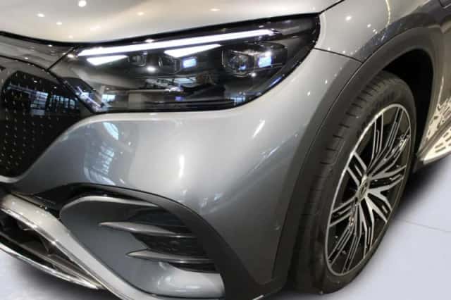 Mercedes-Benz EQE (2023) thumbnail 6