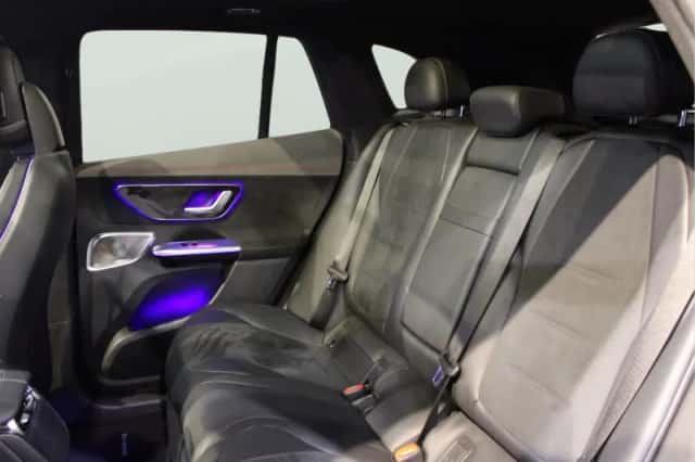 Mercedes-Benz EQE (2023) thumbnail 10