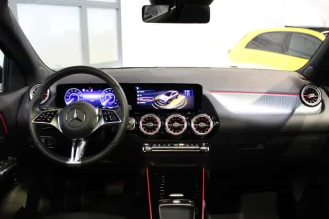 Mercedes-Benz EQA (2025) thumbnail 3