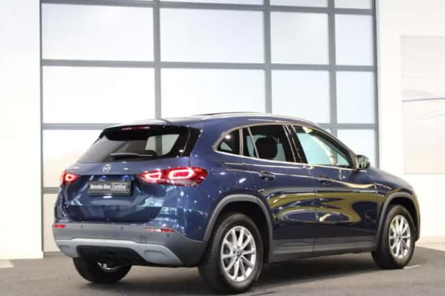 Mercedes-Benz GLA (2021) thumbnail 2