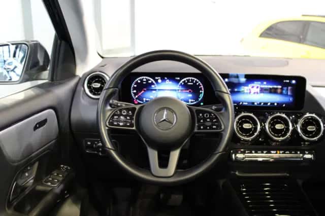 Mercedes-Benz GLA (2021) thumbnail 14