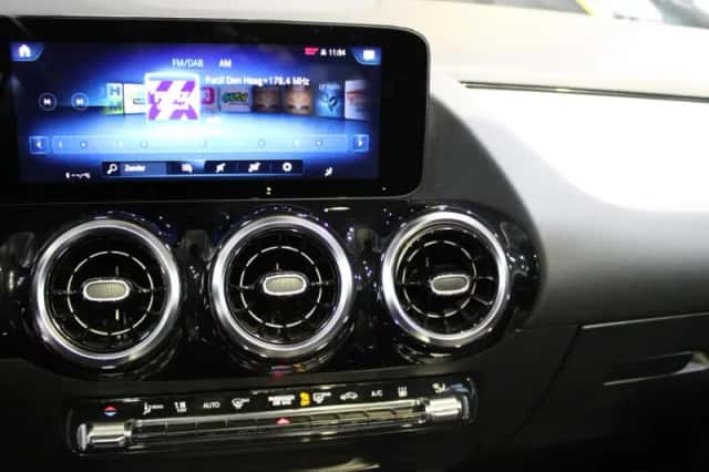 Mercedes-Benz GLA (2021) thumbnail 17