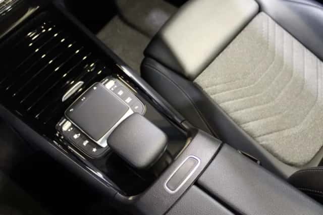 Mercedes-Benz GLA (2021) thumbnail 18