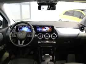 Mercedes-Benz GLA (2021) thumbnail 3