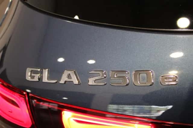 Mercedes-Benz GLA (2021) thumbnail 22