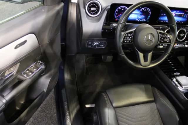 Mercedes-Benz GLA (2021) thumbnail 24