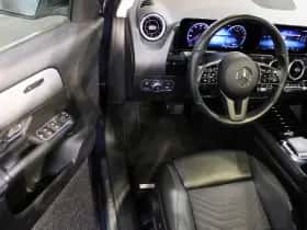 Mercedes-Benz GLA (2021) thumbnail 24