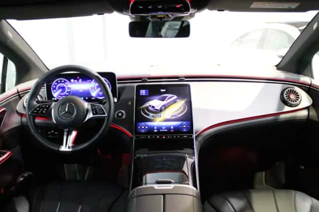 Mercedes-Benz EQE (2025) thumbnail 12