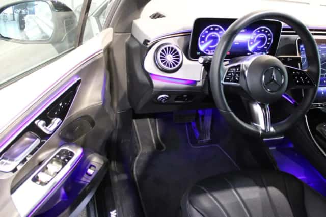 Mercedes-Benz EQE (2025) thumbnail 22