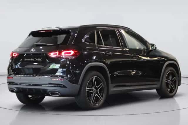 Mercedes-Benz GLA (2021) thumbnail 2