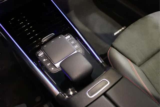 Mercedes-Benz GLA (2021) thumbnail 17