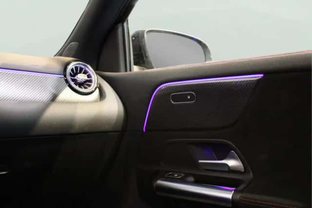 Mercedes-Benz GLA (2021) thumbnail 18