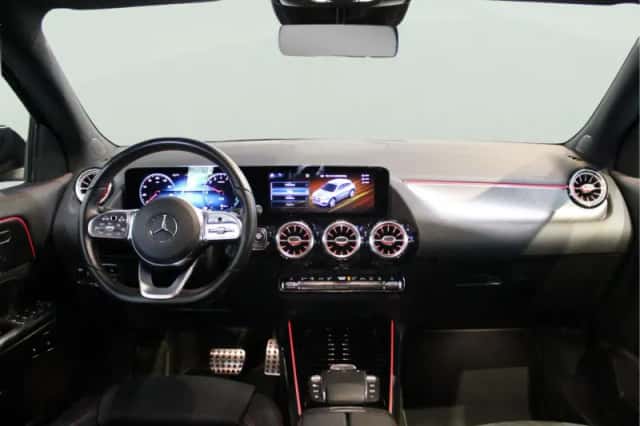 Mercedes-Benz GLA (2021) thumbnail 3