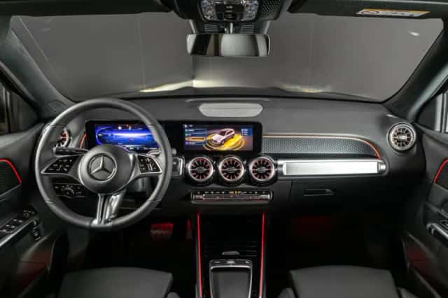 Mercedes-Benz EQB (2026) thumbnail 3