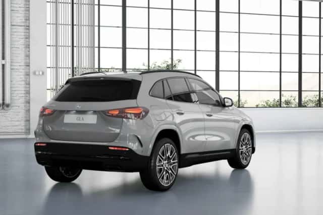 Mercedes-Benz GLA (2026) thumbnail 2