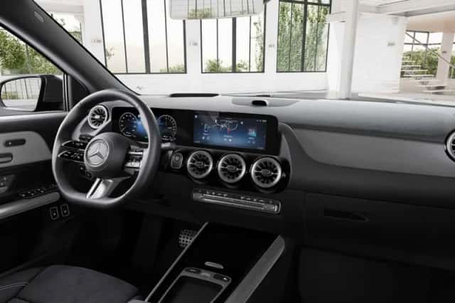 Mercedes-Benz GLA (2026) thumbnail 4
