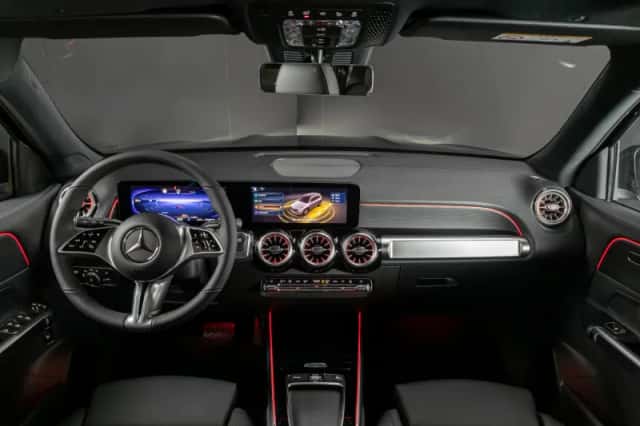 Mercedes-Benz EQB (2026) thumbnail 3