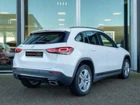 Mercedes-Benz GLA (2021) thumbnail 2