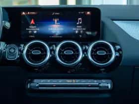 Mercedes-Benz GLA (2021) thumbnail 15