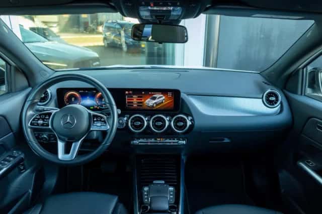 Mercedes-Benz GLA (2021) thumbnail 3