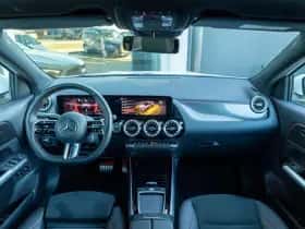 Mercedes-Benz GLA (2024) thumbnail 3