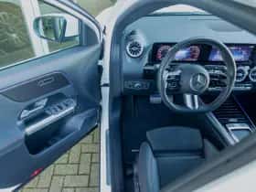 Mercedes-Benz GLA (2024) thumbnail 24