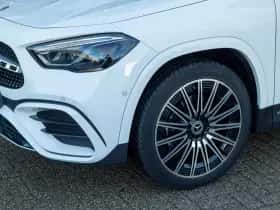 Mercedes-Benz GLA (2024) thumbnail 6