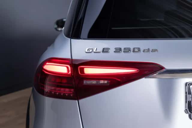 Mercedes-Benz GLE (2024) thumbnail 13
