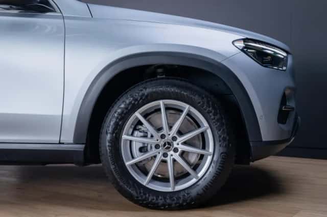 Mercedes-Benz GLE (2024) thumbnail 5